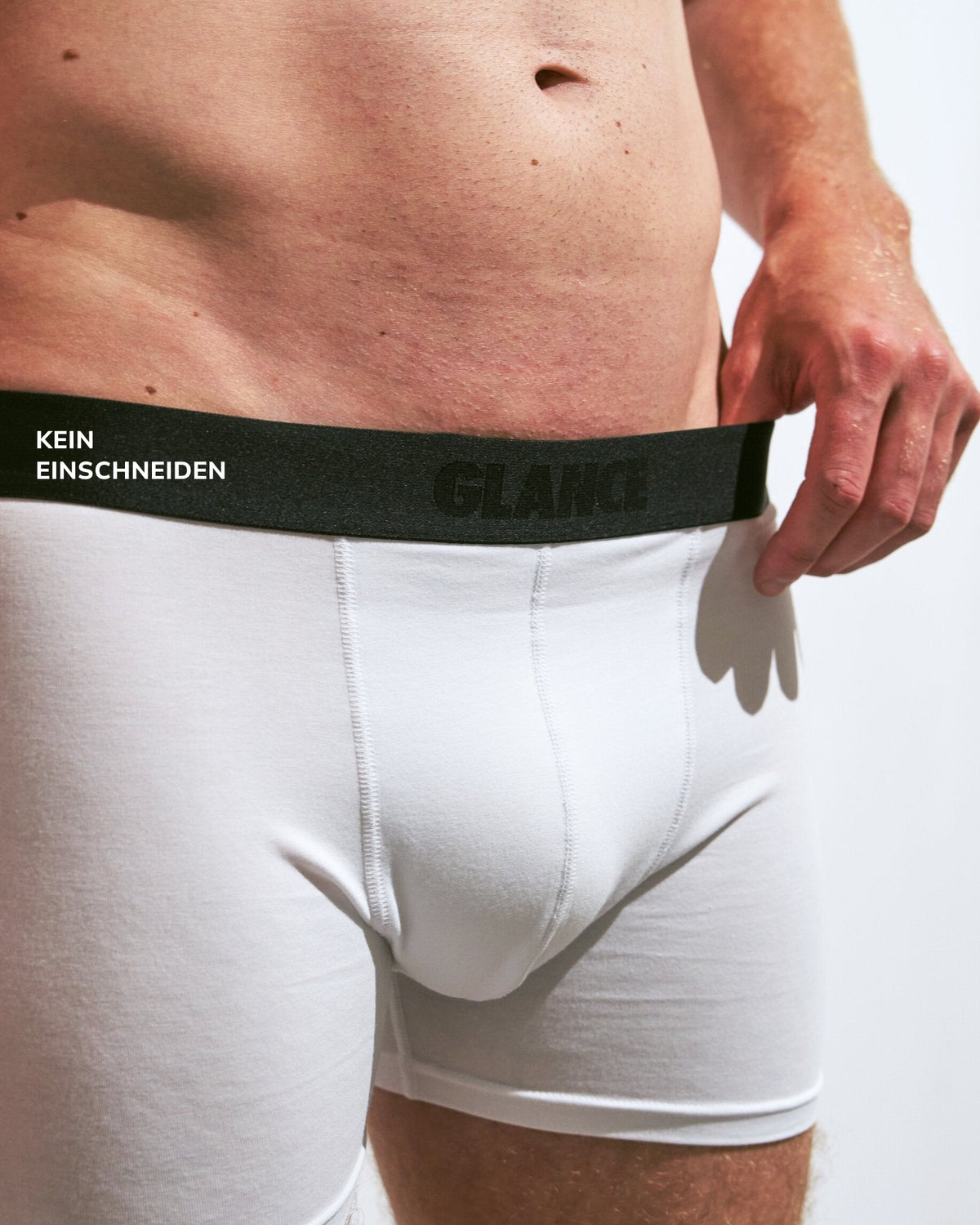 Bund der weißen Bambus-Boxershorts im Detail, schneidet nicht ein